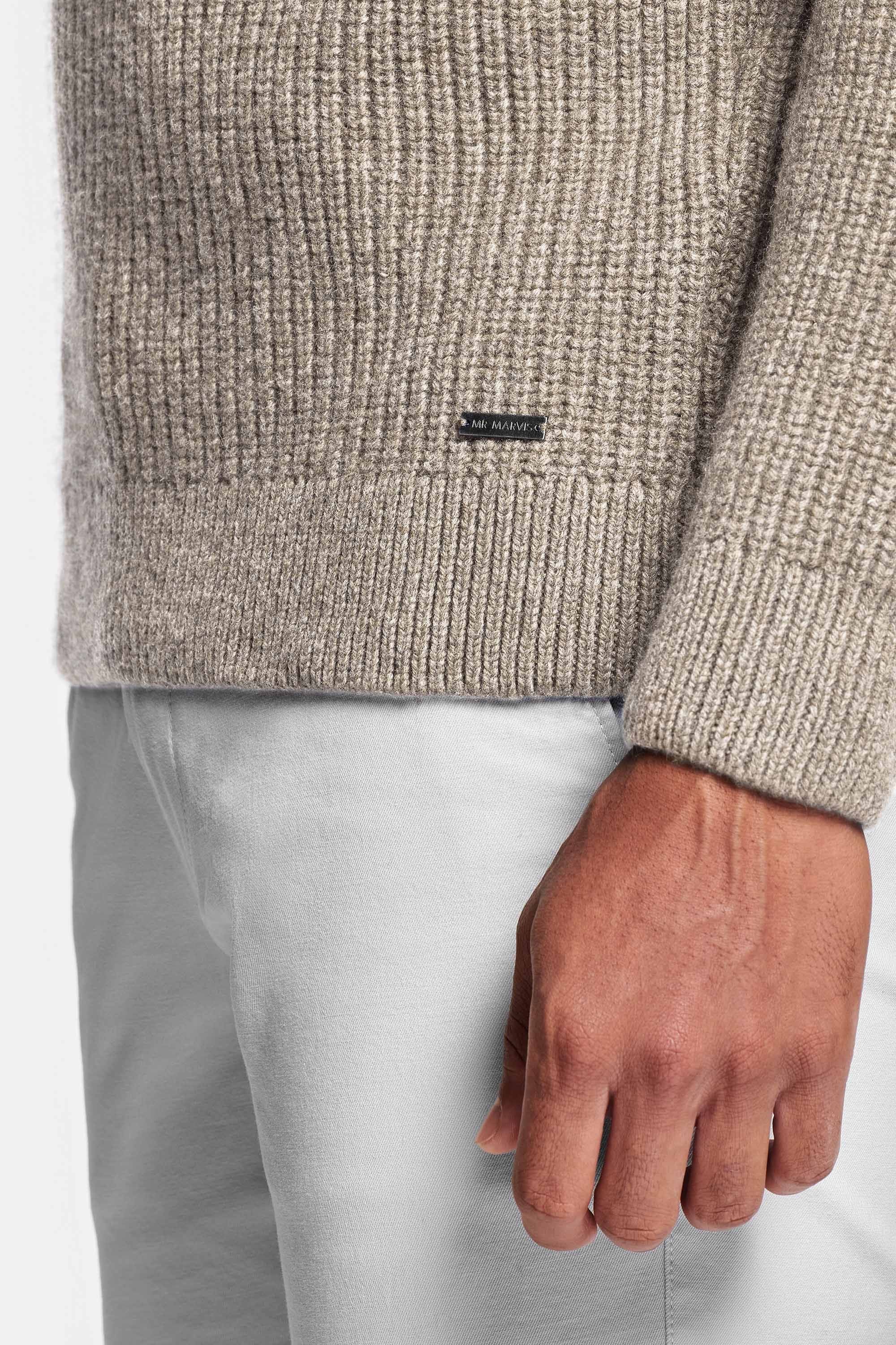 Pull en sable foncé