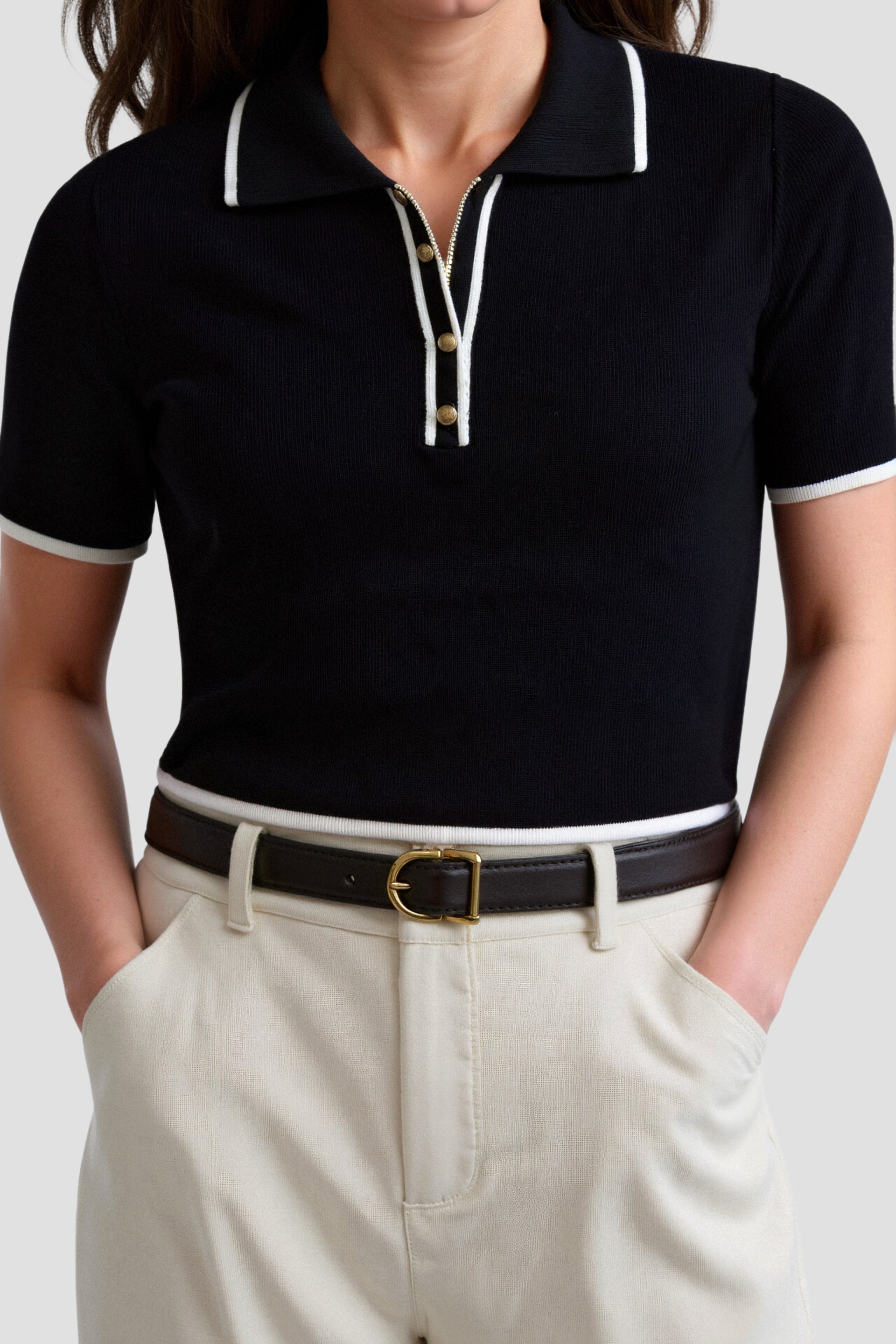 Polo à Boutons Contrastant avec Finition Élégante