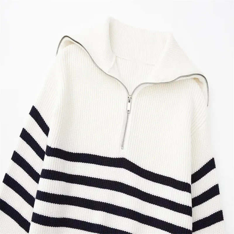 Pull zippé à rayures