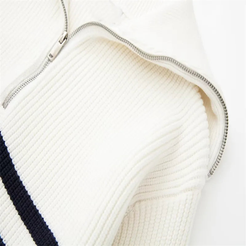 Pull zippé à rayures