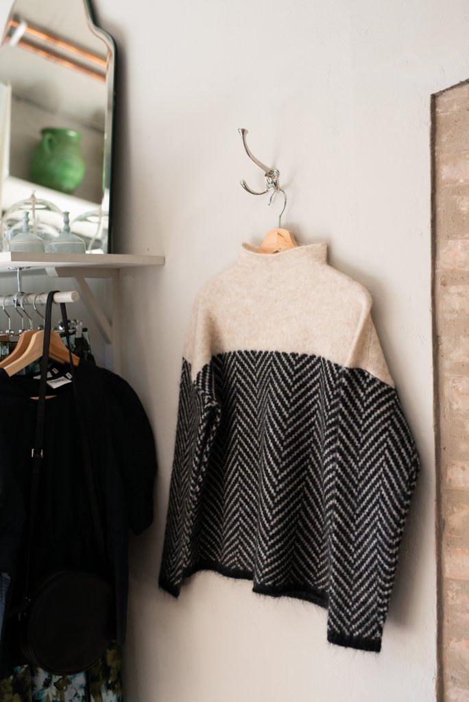 - Pull Avec Col Montant Et Motif Chevron