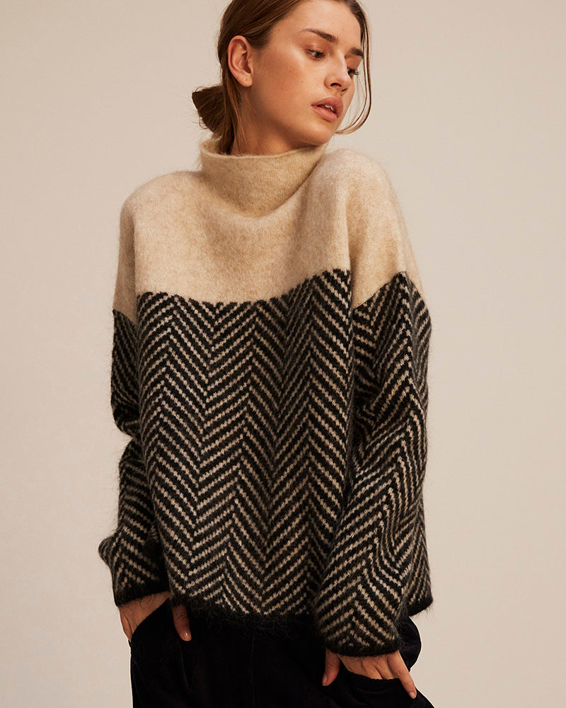 - Pull Avec Col Montant Et Motif Chevron